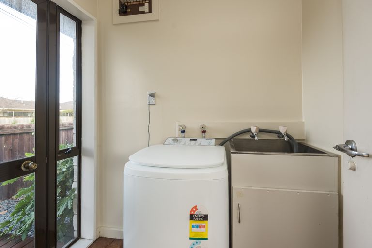 Photo of property in 2/60a Somme Street, St Albans, Christchurch, 8014