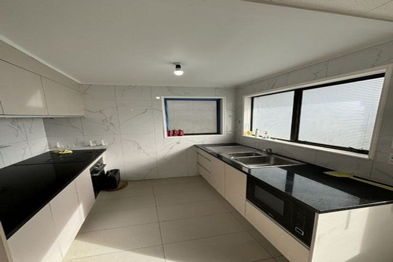 Photo of property in 69a Walworth Avenue, Pakuranga Heights, Auckland, 2010