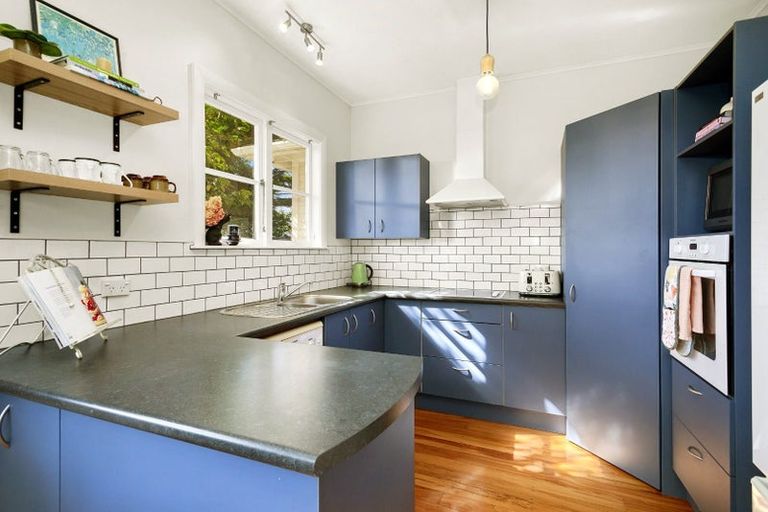 Photo of property in 19 Naenae Road, Naenae, Lower Hutt, 5011