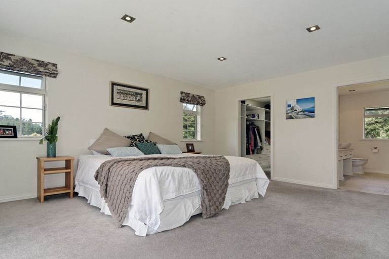Photo of property in 33 Cochran Road, Oratia, Auckland, 0604
