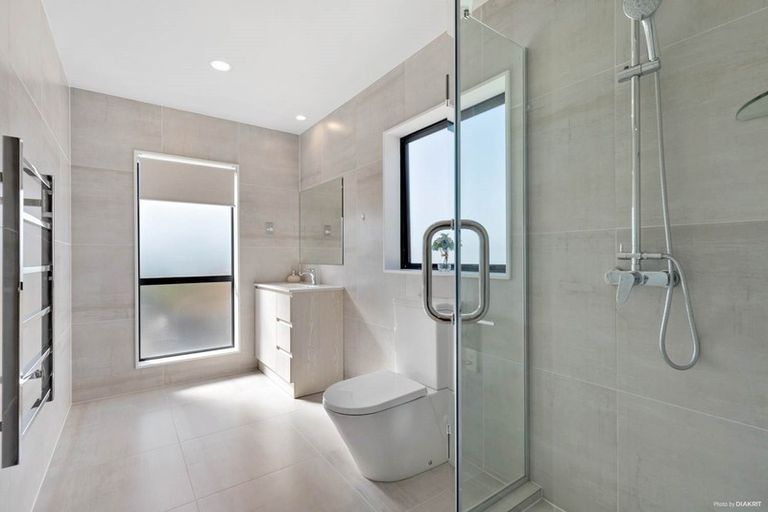 Photo of property in 19 Pinefield Road, Whenuapai, Auckland, 0618