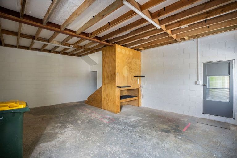 Photo of property in 9 Fairview Place, Westown, New Plymouth, 4310