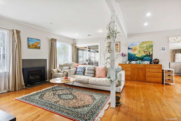 Photo of property in 1/56 Roberts Road, Glenfield, Auckland, 0629