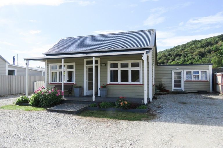Photo of property in 6 Herald Street, Reefton, 7830