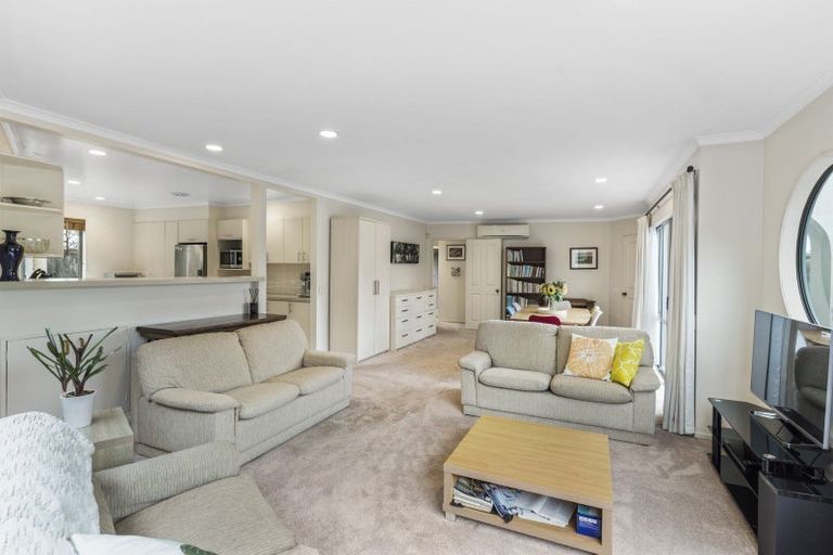 Photo of property in 2/10 Norman Road, Hauraki, Auckland, 0622