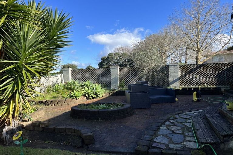 Photo of property in 116 Tiraumea Drive, Pakuranga, Auckland, 2010