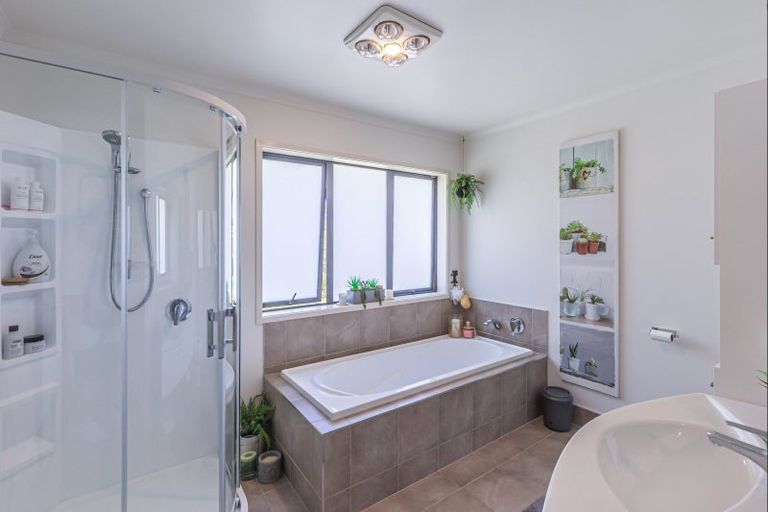 Photo of property in 6 Corbin Court, Ohau, Levin, 5570