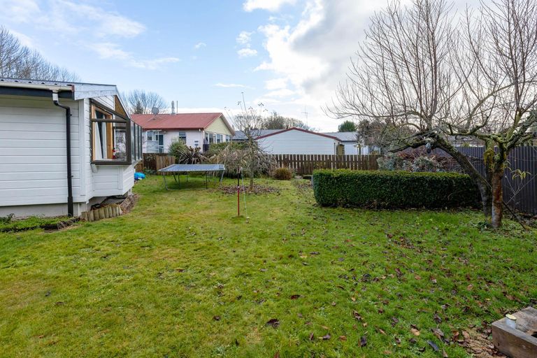 Photo of property in 50 Mckenzie Street, Geraldine, 7930