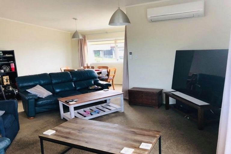 Photo of property in 117a Carlisle Road, Northcross, Auckland, 0632