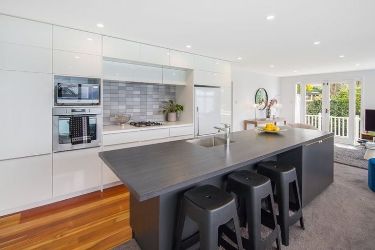 Photo of property in 21 Thane Road, Roseneath, Wellington, 6011