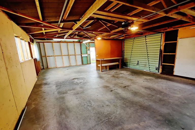 Photo of property in 50a Longburn Road, Henderson, Auckland, 0610