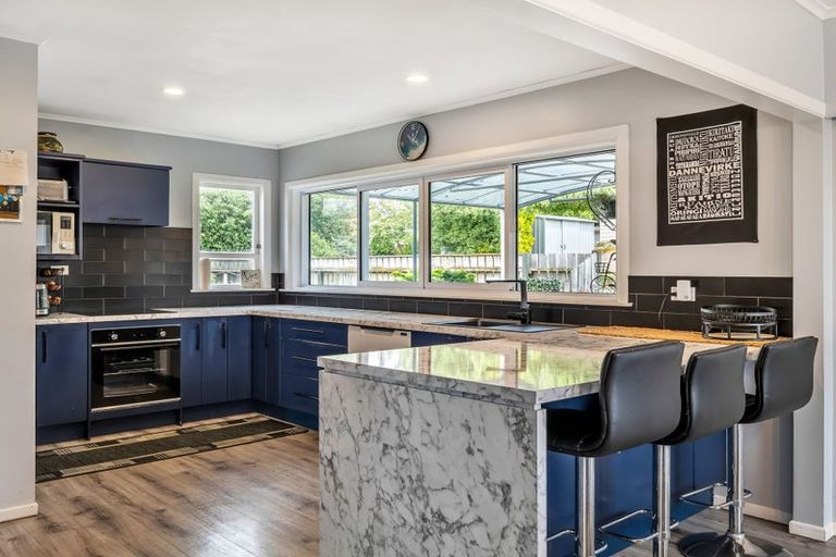 Photo of property in 11 Ries Street, Dannevirke, 4930