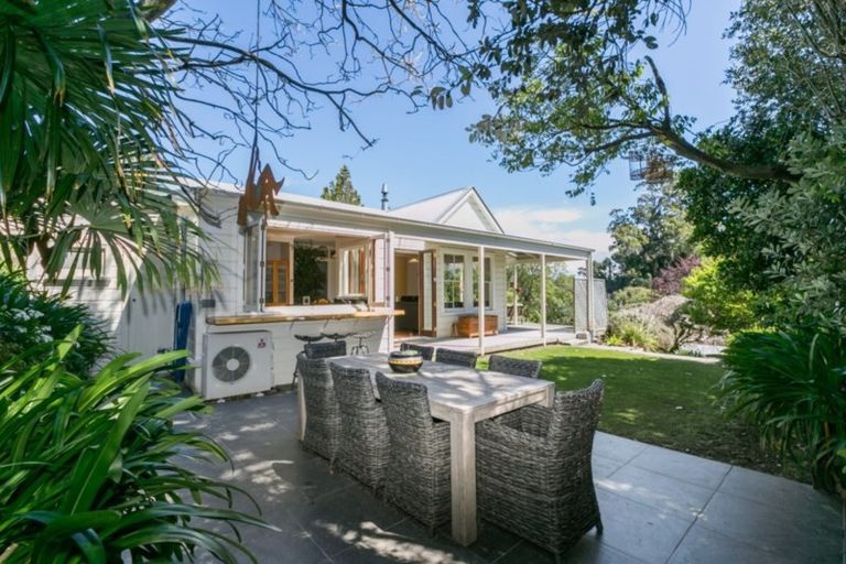 Photo of property in 30 Lighthouse Road, Bluff Hill, Napier, 4110
