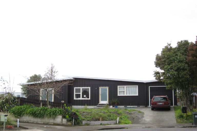 Photo of property in 8 Carl Avenue, Havelock North, 4130