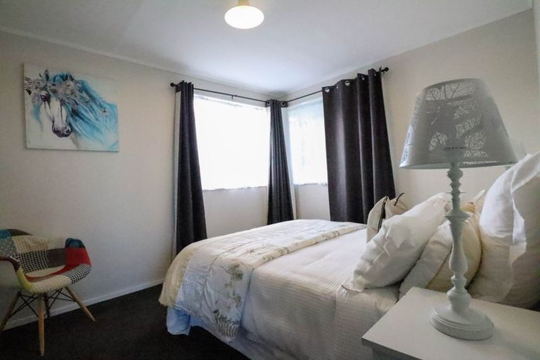 Photo of property in 2/72 Palmers Road, Clendon Park, Auckland, 2103