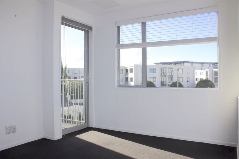 Photo of property in Shoal Haven Apartments, 407a/130 Anzac Street, Takapuna, Auckland, 0622