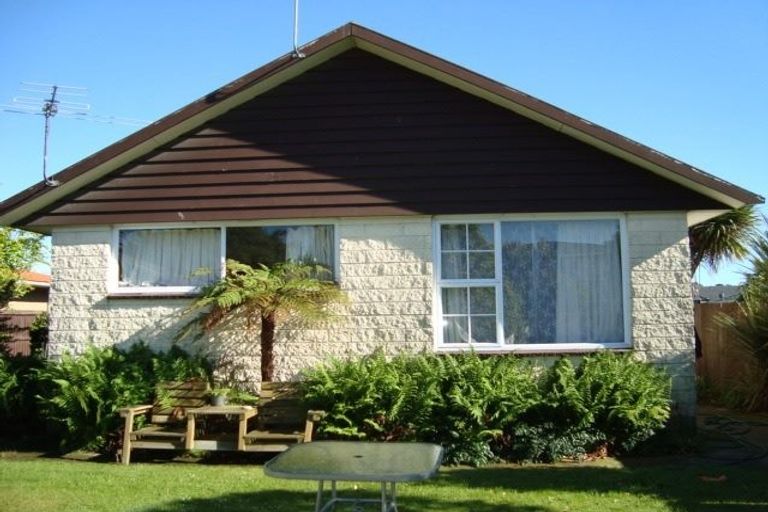 Photo of property in 16 Kathleen Crescent, Hornby, Christchurch, 8042
