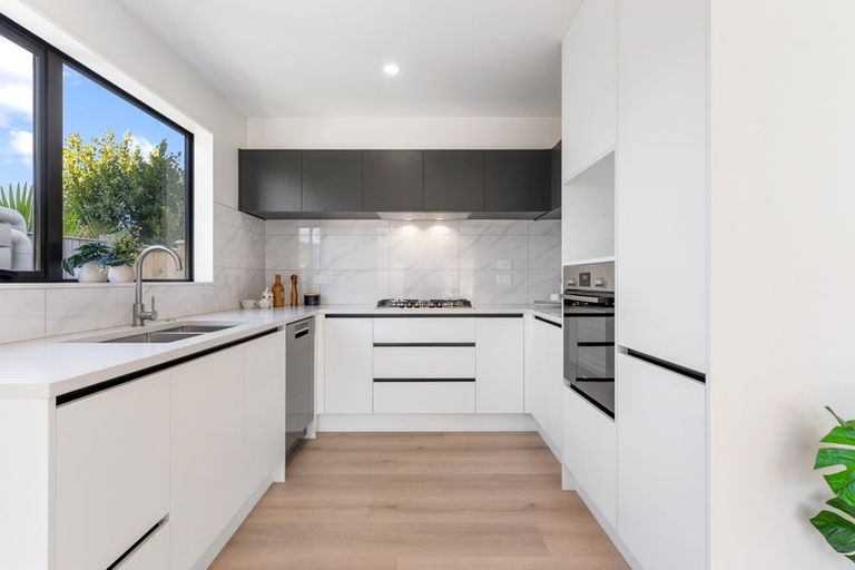 Photo of property in 16b Meadway, Sunnyhills, Auckland, 2010