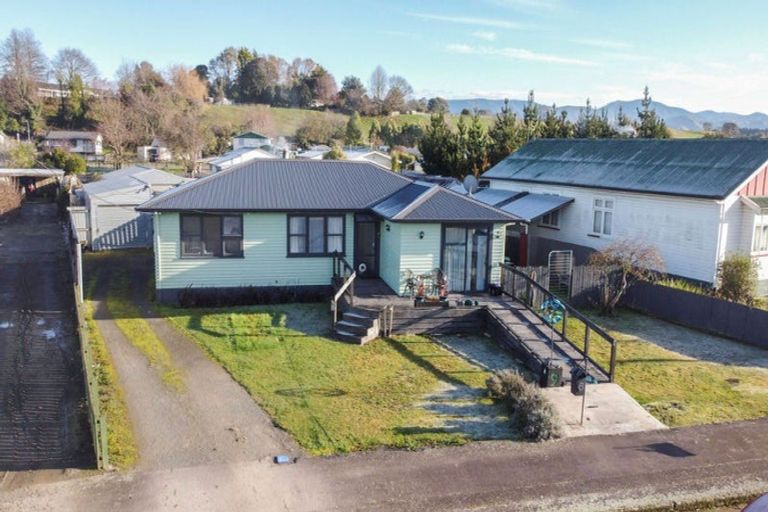 Photo of property in 6 Otanga Street, Dannevirke, 4930
