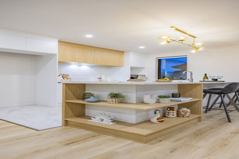 Photo of property in 3c Dawnhaven Drive, Te Atatu Peninsula, Auckland, 0610