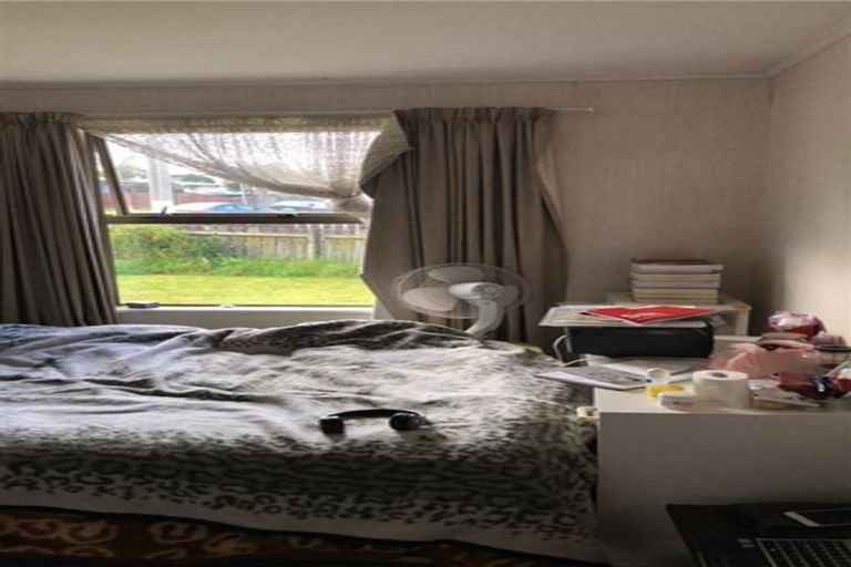 Photo of property in 33 Olive Crescent, Papatoetoe, Auckland, 2025