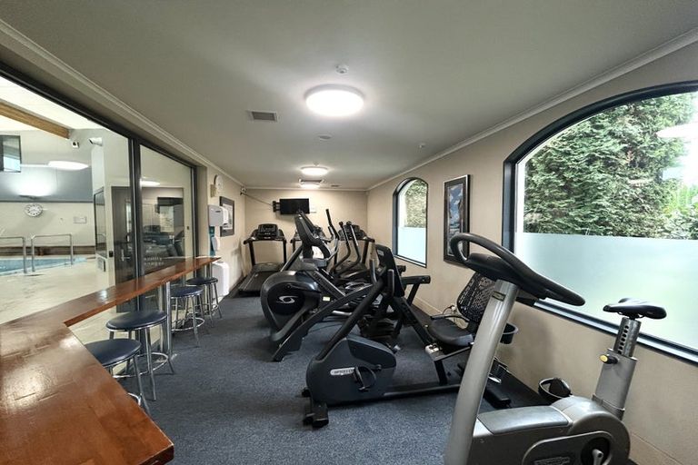 Photo of property in 5 Millpark Place, Northwood, Christchurch, 8051