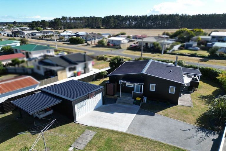Photo of property in 8a Te Awa Street, Foxton Beach, Foxton, 4815