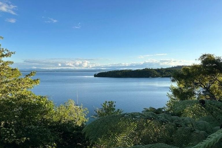 Photo of property in 1/834 Wily Terrace, Acacia Bay, Taupo, 3330