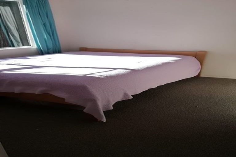 Photo of property in 2/112 Nigel Road, Browns Bay, Auckland, 0630