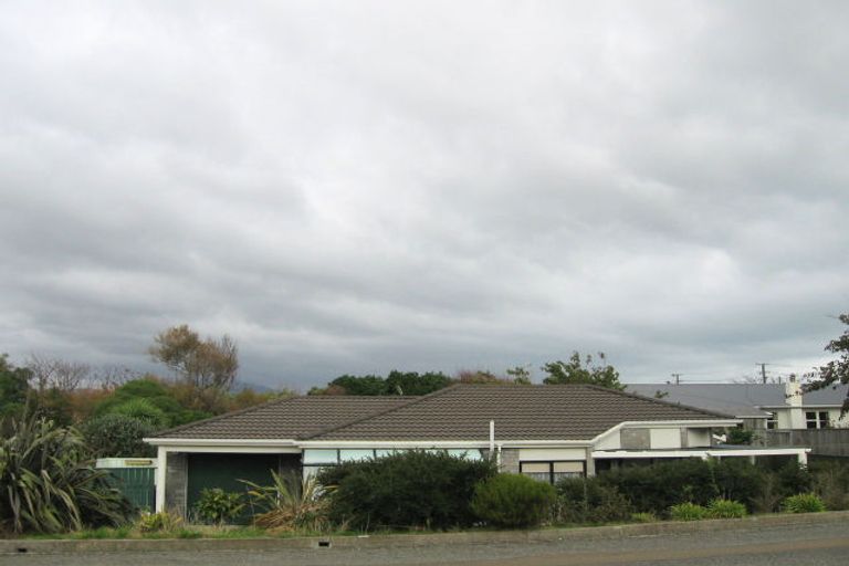 Photo of property in 12 Toru Road, Paraparaumu Beach, Paraparaumu, 5032