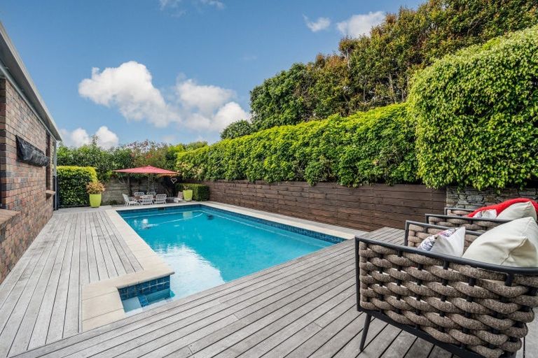 Photo of property in 3 Trident Place, Shelly Park, Auckland, 2014