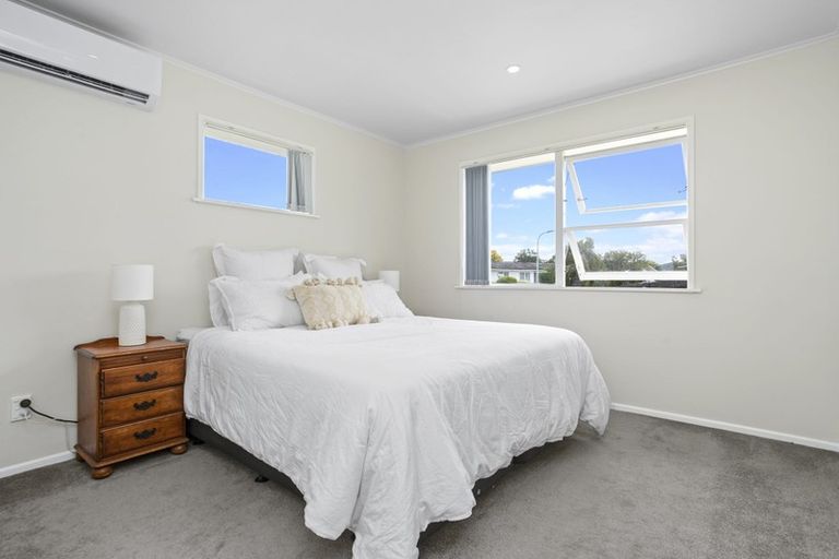 Photo of property in 17 Winsford Street, Manurewa, Auckland, 2102