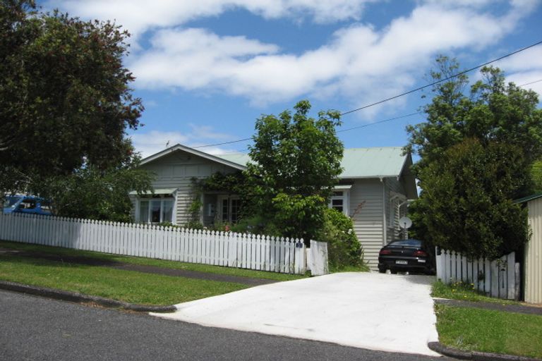 Photo of property in 19 Carlton Road, Pukekohe, 2120