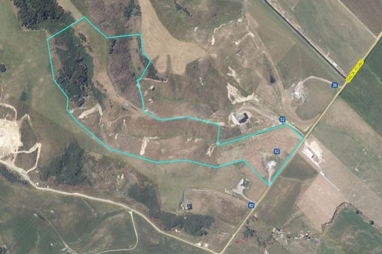 Photo of property in 62 Back Road, Woodside, Outram, 9073