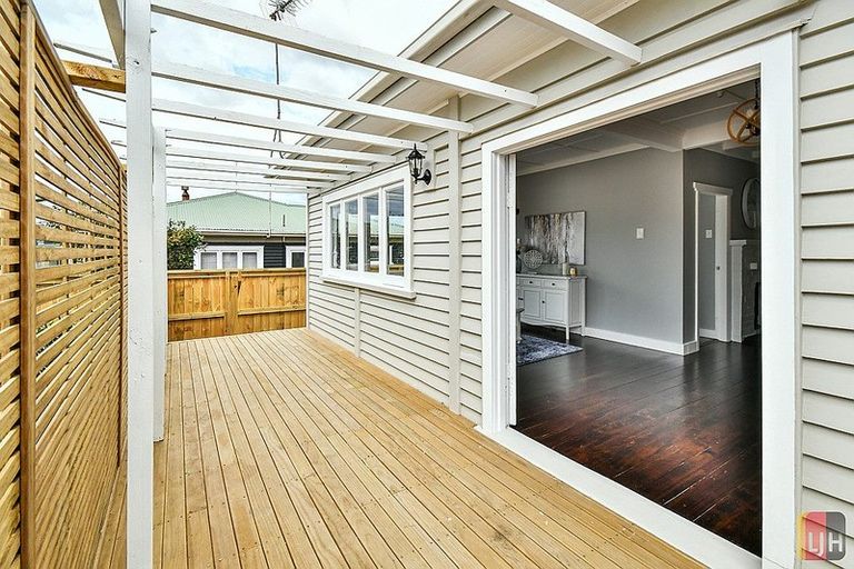 Photo of property in 1/24 Great South Road, Papakura, 2110