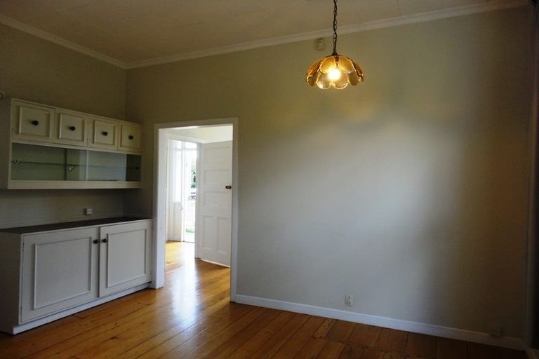 Photo of property in 1 Momona Road, Greenlane, Auckland, 1051