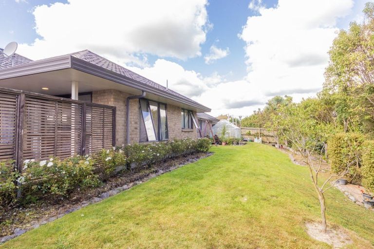 Photo of property in 29 Johnstone Drive, Fitzherbert, Palmerston North, 4410