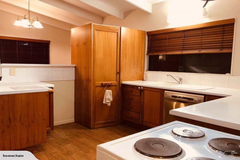 Photo of property in 64a Lynwood Road, New Lynn, Auckland, 0600