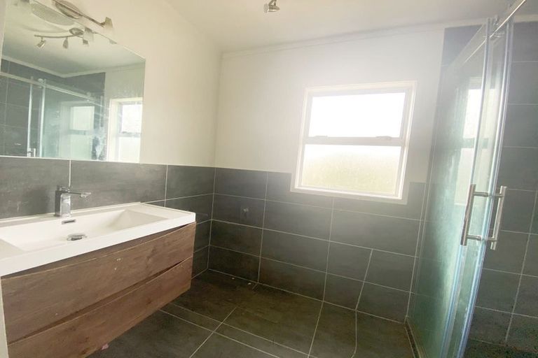 Photo of property in 24 Helen Ryburn Place, Torbay, Auckland, 0630