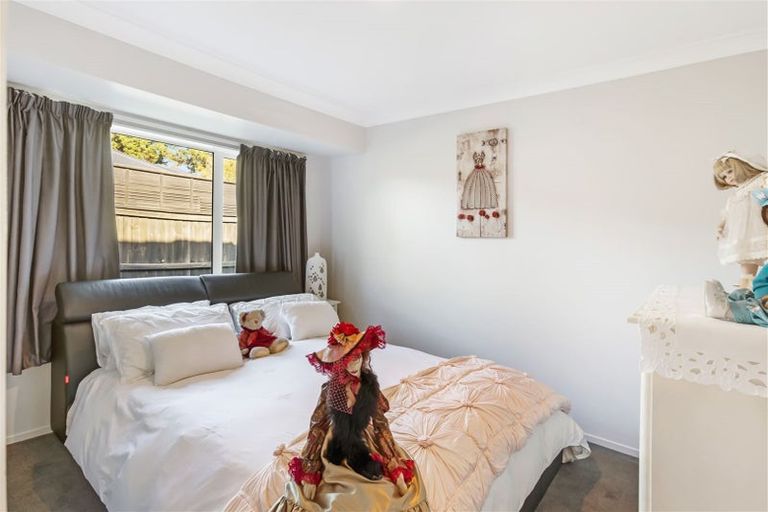 Photo of property in 5 Amoka Crescent, Parklands, Christchurch, 8083