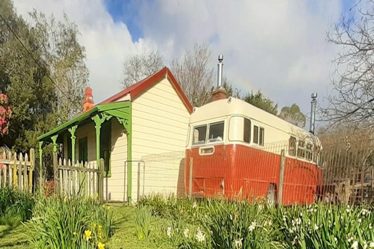 Photo of property in 49 Phillips Street, Tikokino, 4273