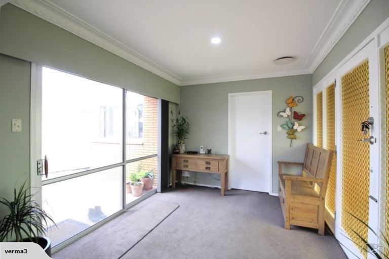 Photo of property in 9 Tatua Place, Conifer Grove, Takanini, 2112