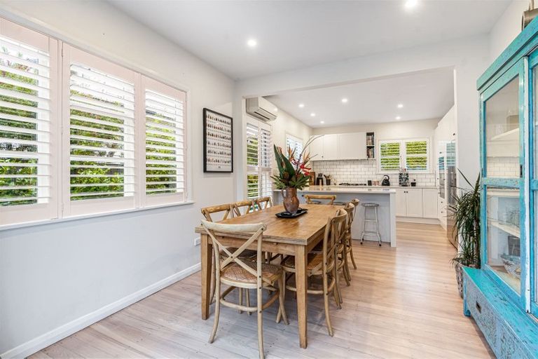 Photo of property in 58 Old Lake Road, Narrow Neck, Auckland, 0624