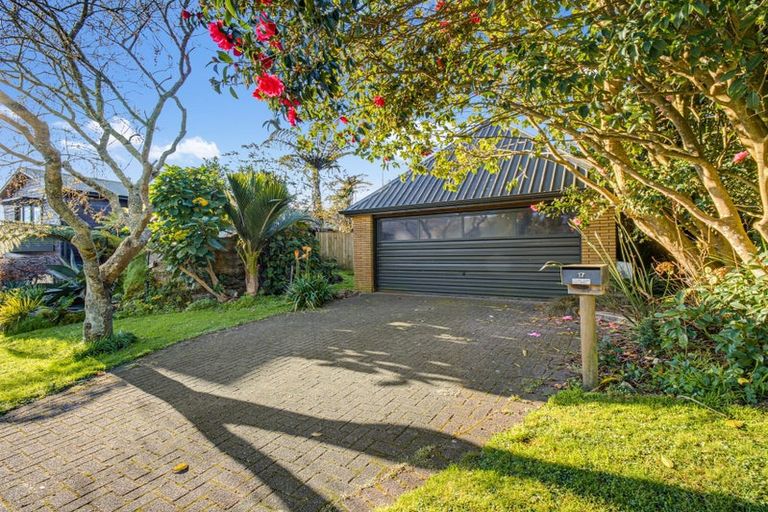 Photo of property in 17 Aquarius Drive, Kawaha Point, Rotorua, 3010
