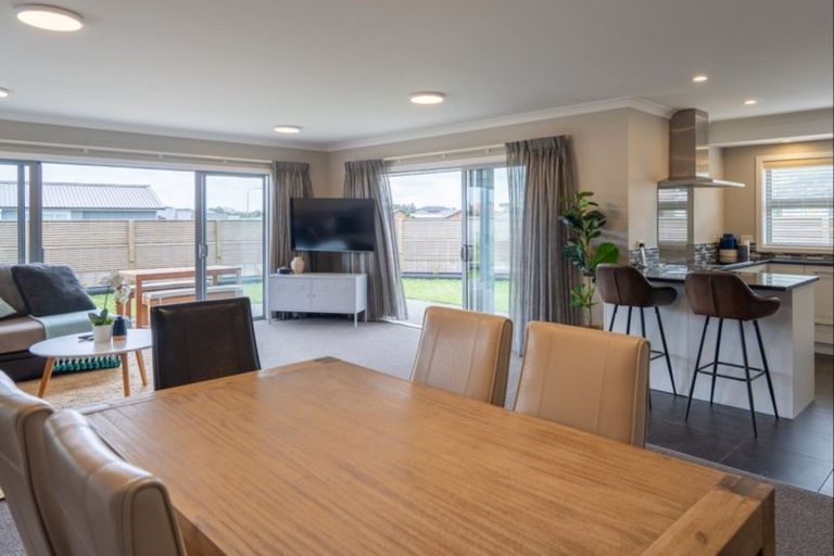 Photo of property in 55 Waipunahau Road, Waikanae, 5036