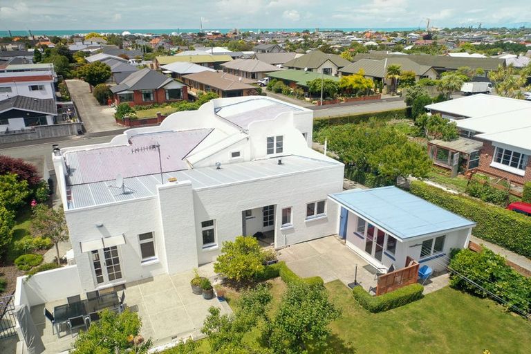 Photo of property in 98 Avenue Road, West End, Timaru, 7910