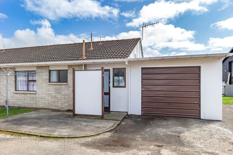 Photo of property in 72 Hokio Beach Road, Levin, 5510