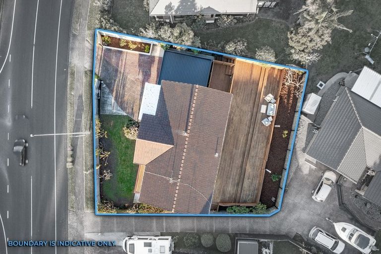 Photo of property in 27 Marina View Drive, West Harbour, Auckland, 0618