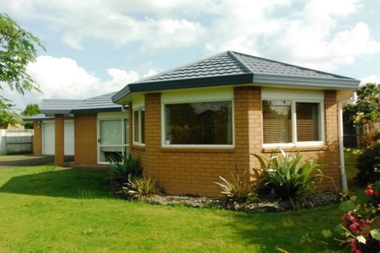 Photo of property in 8 Cranbrook Place, Rototuna North, Hamilton, 3210