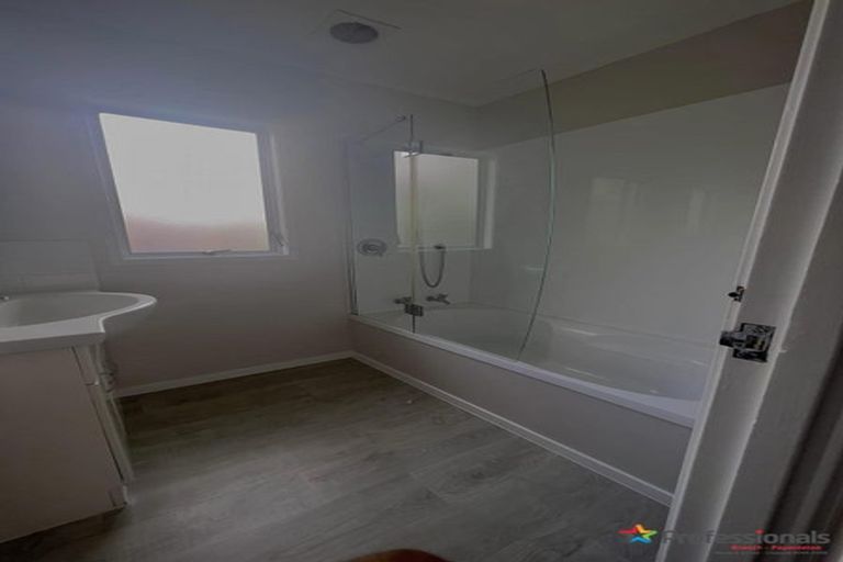 Photo of property in 78 Burundi Avenue, Clendon Park, Auckland, 2103